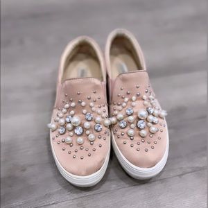 Steve Madden Blush Pearl Silver Studded Rhinestone Slip Ons Sz 6 *Offers Welcome